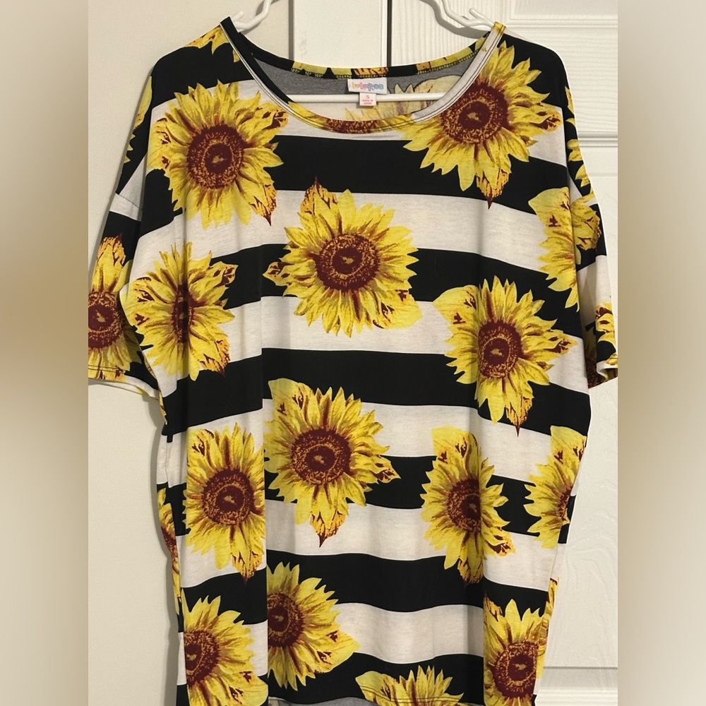 Lularoe Irma sunflower t shirt. Rare! Small. Nwot
